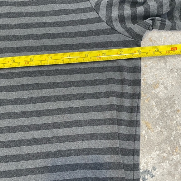 Ralph Lauren RLX Mens Medium M Grey Black Striped Wicking Performance Golf Polo - Picture 3 of 9